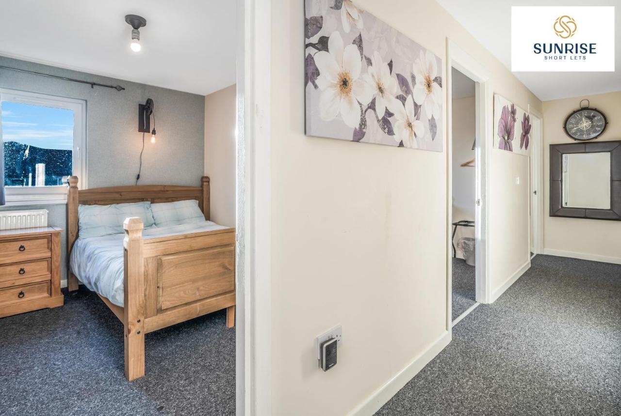 The Law, Has 4 Rooms With Tvs, 2 Bathrooms, Central, Free Parking, Fully Equipped, Contractor And Trades Favourite, 5 Mins To Centre - Long Stays, Invoice And Reduced Price Are Only Via Sunrise Short Lets Dundee Buitenkant foto
