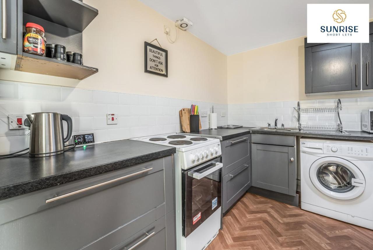 The Law, Has 4 Rooms With Tvs, 2 Bathrooms, Central, Free Parking, Fully Equipped, Contractor And Trades Favourite, 5 Mins To Centre - Long Stays, Invoice And Reduced Price Are Only Via Sunrise Short Lets Dundee Buitenkant foto