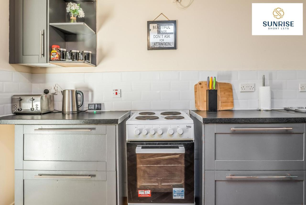 The Law, Has 4 Rooms With Tvs, 2 Bathrooms, Central, Free Parking, Fully Equipped, Contractor And Trades Favourite, 5 Mins To Centre - Long Stays, Invoice And Reduced Price Are Only Via Sunrise Short Lets Dundee Buitenkant foto