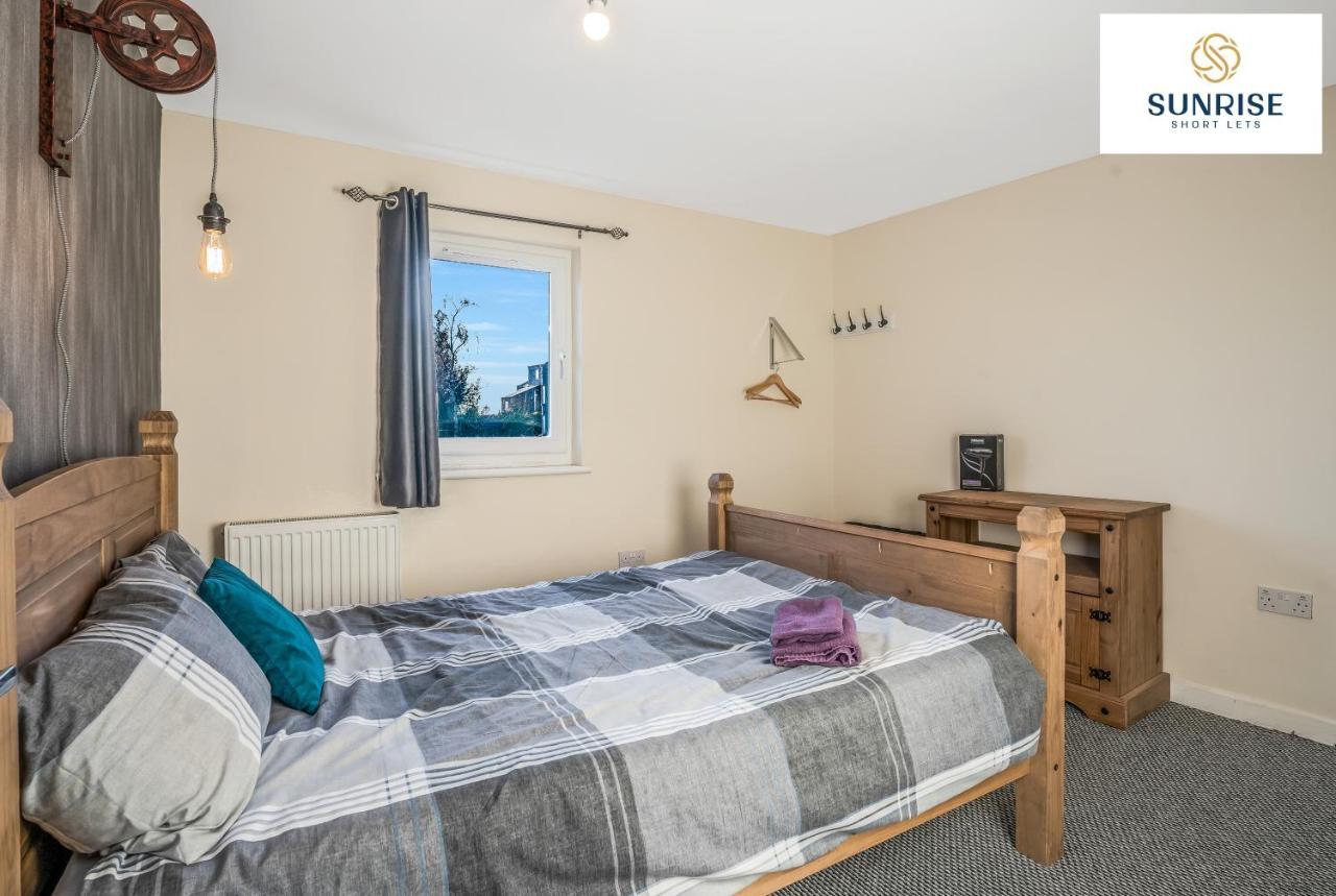 The Law, Has 4 Rooms With Tvs, 2 Bathrooms, Central, Free Parking, Fully Equipped, Contractor And Trades Favourite, 5 Mins To Centre - Long Stays, Invoice And Reduced Price Are Only Via Sunrise Short Lets Dundee Buitenkant foto