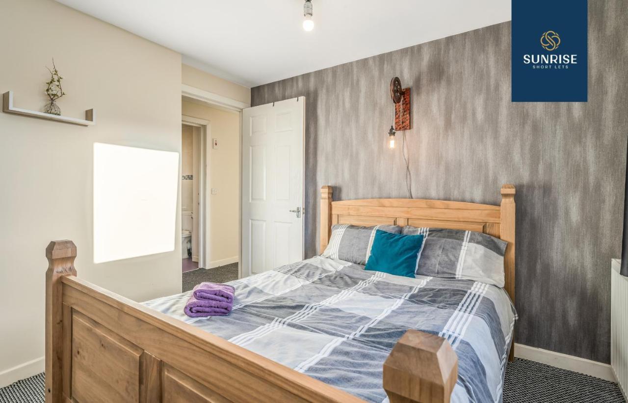 The Law, Has 4 Rooms With Tvs, 2 Bathrooms, Central, Free Parking, Fully Equipped, Contractor And Trades Favourite, 5 Mins To Centre - Long Stays, Invoice And Reduced Price Are Only Via Sunrise Short Lets Dundee Buitenkant foto