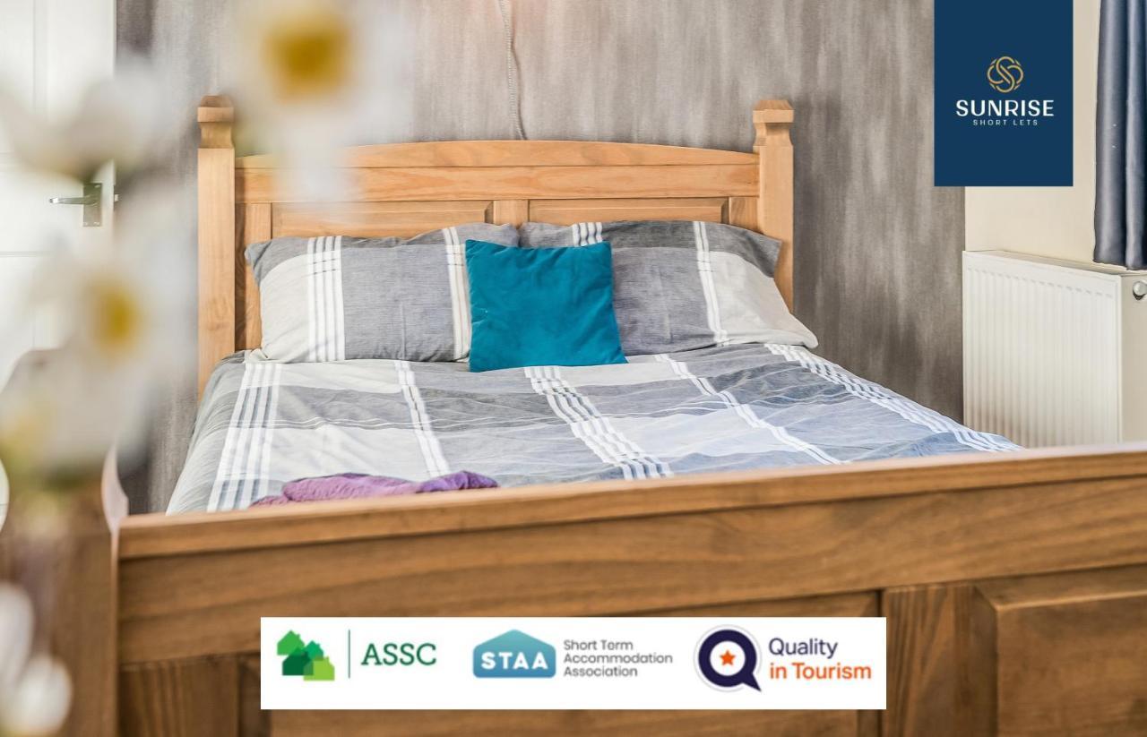The Law, Has 4 Rooms With Tvs, 2 Bathrooms, Central, Free Parking, Fully Equipped, Contractor And Trades Favourite, 5 Mins To Centre - Long Stays, Invoice And Reduced Price Are Only Via Sunrise Short Lets Dundee Buitenkant foto