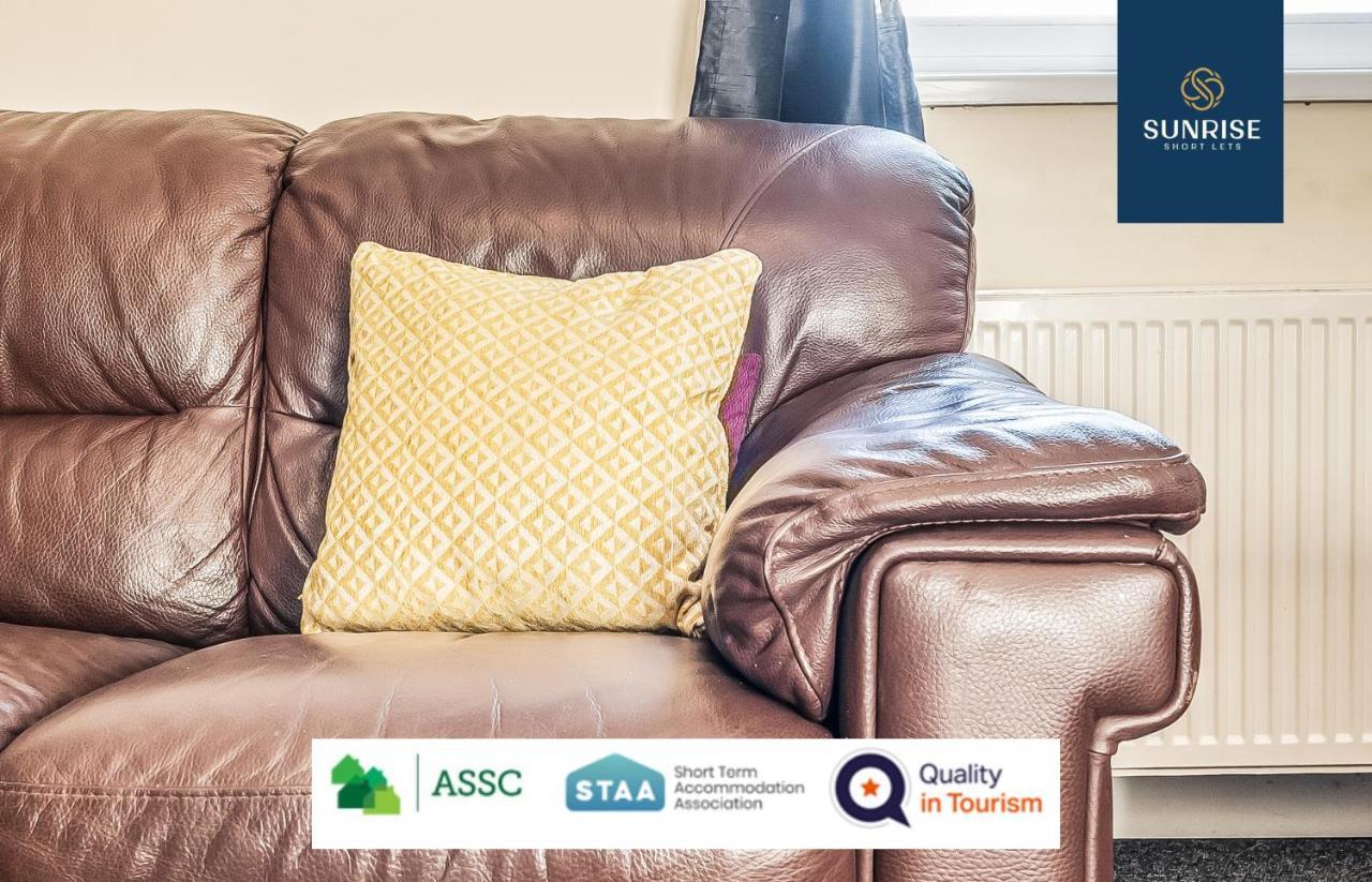 The Law, Has 4 Rooms With Tvs, 2 Bathrooms, Central, Free Parking, Fully Equipped, Contractor And Trades Favourite, 5 Mins To Centre - Long Stays, Invoice And Reduced Price Are Only Via Sunrise Short Lets Dundee Buitenkant foto