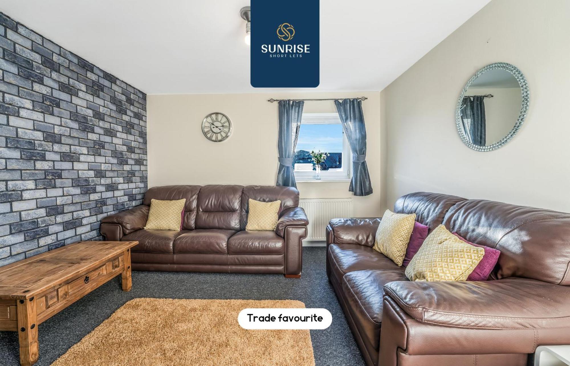 The Law, Has 4 Rooms With Tvs, 2 Bathrooms, Central, Free Parking, Fully Equipped, Contractor And Trades Favourite, 5 Mins To Centre - Long Stays, Invoice And Reduced Price Are Only Via Sunrise Short Lets Dundee Buitenkant foto